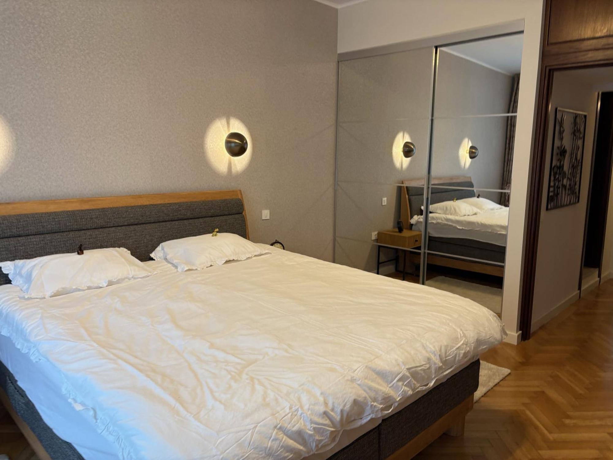 Apartment Historic Old Town With 4k Cinema *